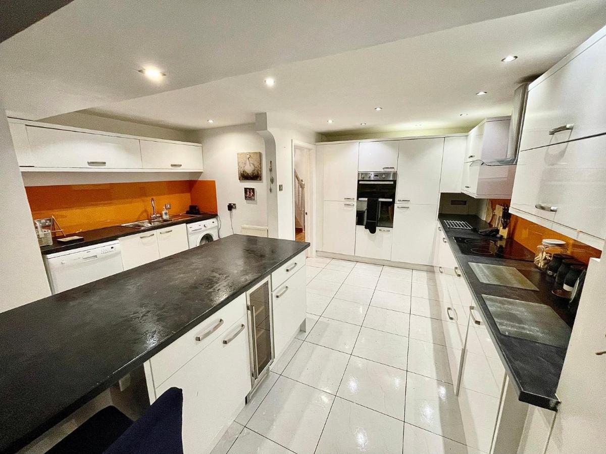 Penderi House Usk With Cymru Holidays Экстерьер фото